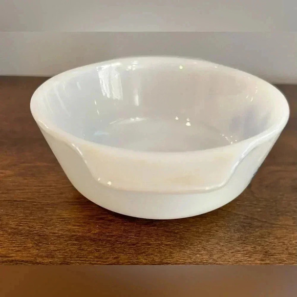 Anchor Hocking Fire King Blue Corn
Flower 12oz Casserole Dish #472 Pristine Cond - Picture 4 of 9